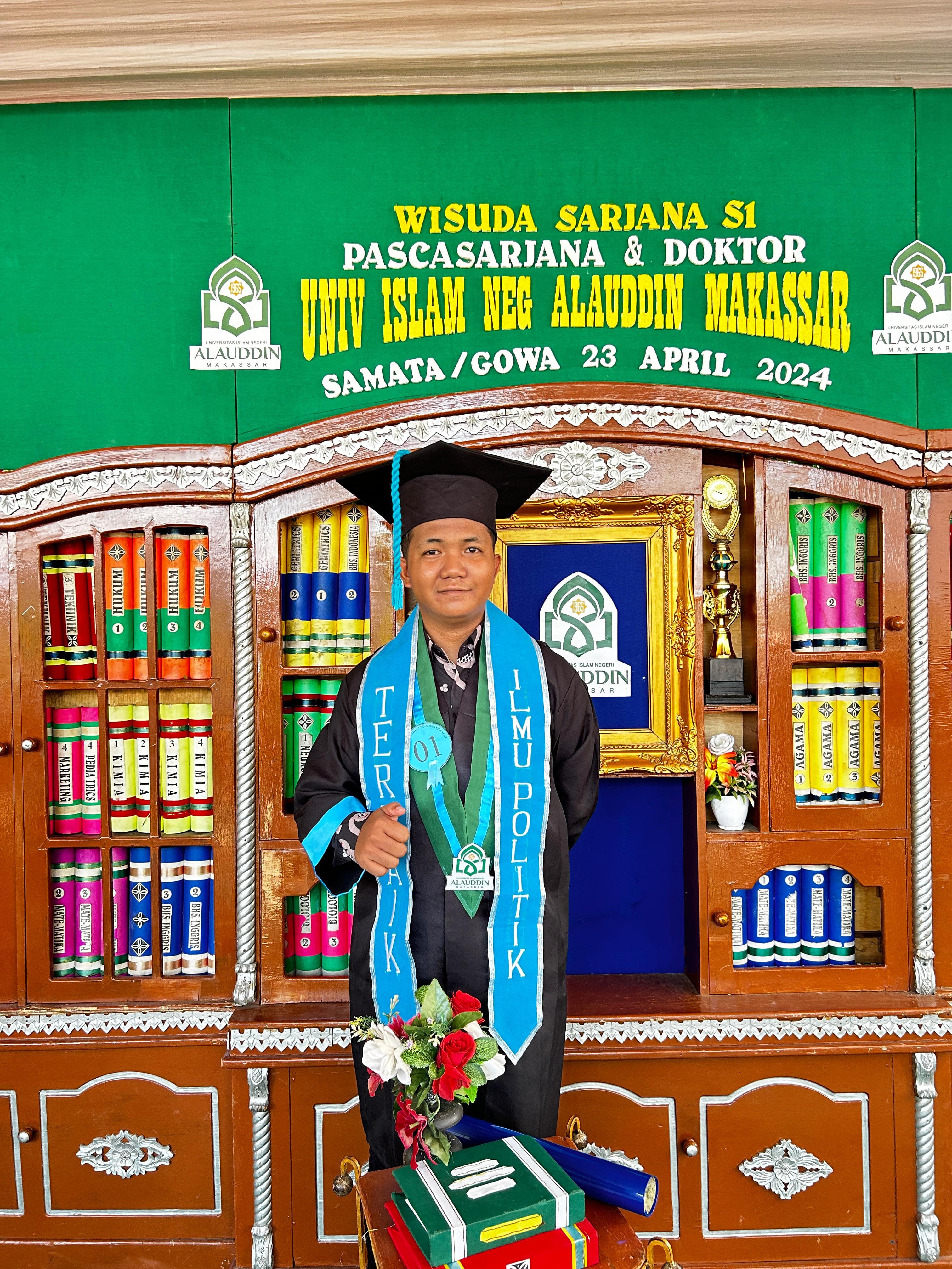 Mahasiswa Ilmu Politik, A. Muh. Rifky Nugraha Jadi Wisudawan Terbaik Angkatan 103 Tingkat Fakultas dan Universitas